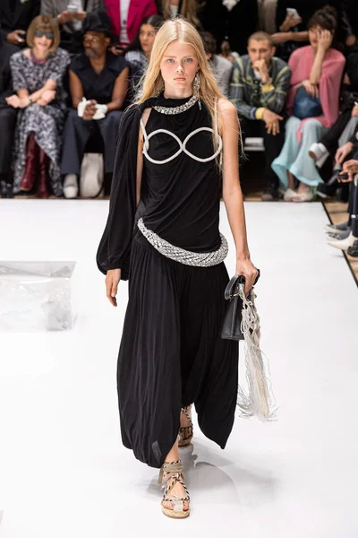 Look 1